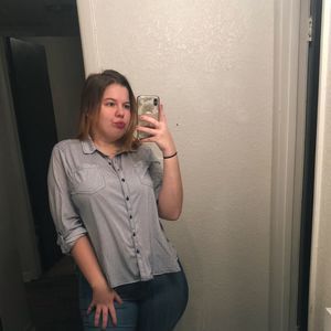 Meet your Posher, Destinee